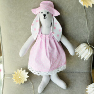 Maskotka bawełniana hand made króliczek w różowej sukience
